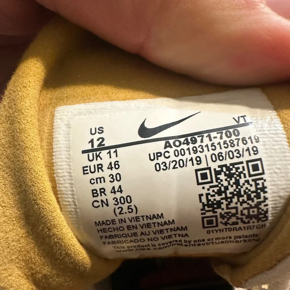 Nike Air Max 270 React Mens‎ Size 12 Tan Yellow AO4971-700 Running Sneakers